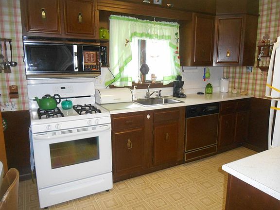 2nd image of 3 Stearns St