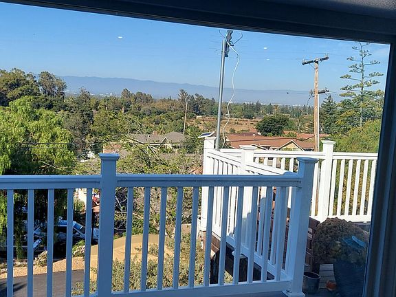 2nd image of 1003 Vista Del Mar