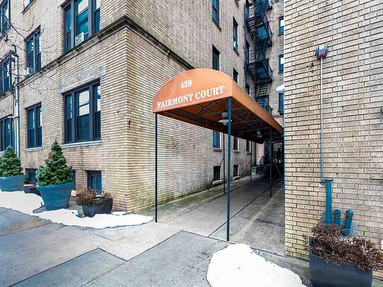429 Fairmount Ave #502 — Photo 9