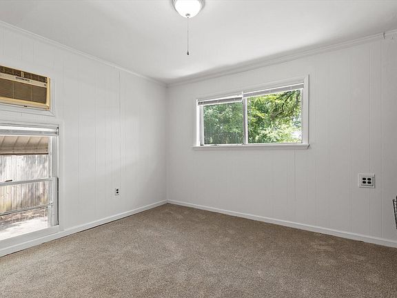 4th image of 313 McBrien Rd