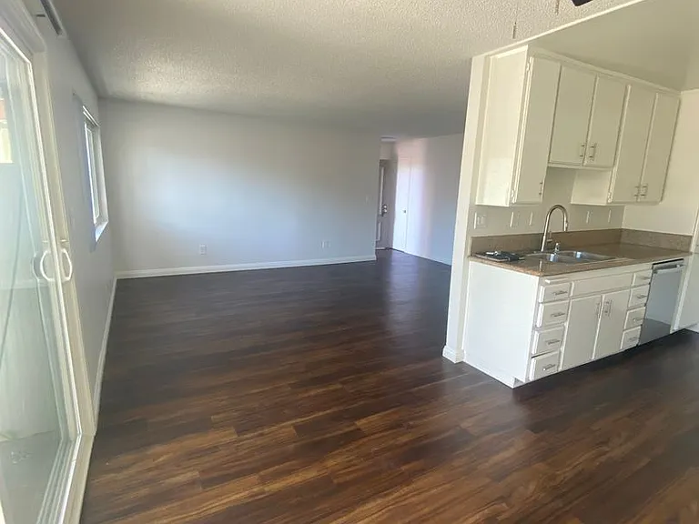 18225 Kingsdale Ave — Photo 7
