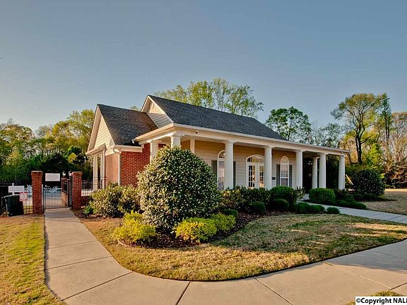 2nd image of 5007 Oak Creek Dr SE