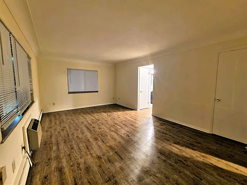 4843 Broadview Rd Photo 1