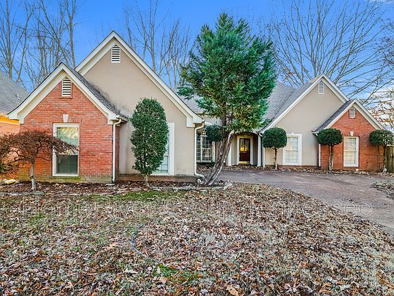 2nd image of 1755 Mill Farm Dr