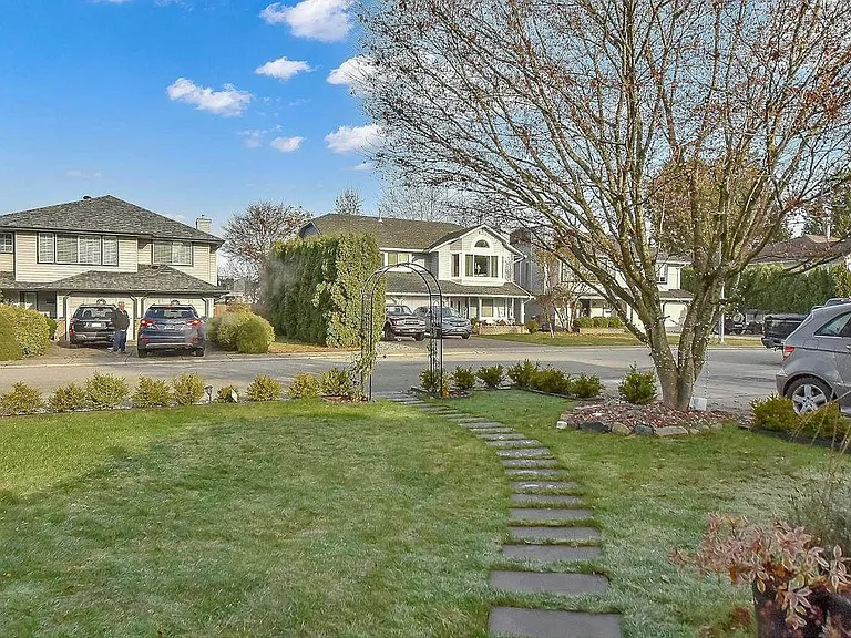 19358 Cusick Cres — Photo 21