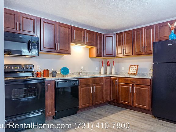 3rd image of 610 E College St #5947614