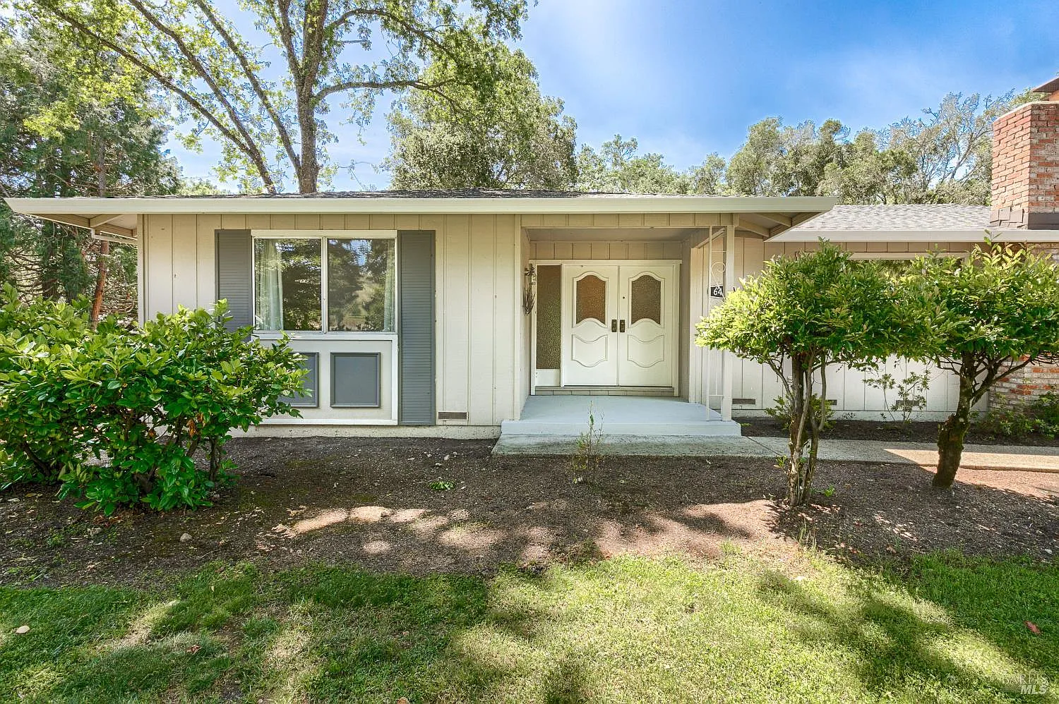 6487 Meadowridge Court - Photo 3