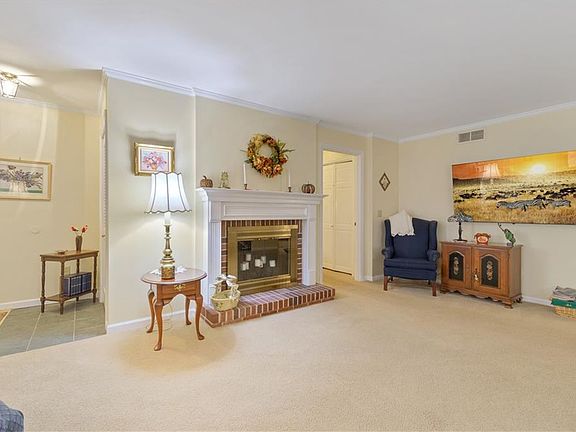 4th image of 120 Linden Ave