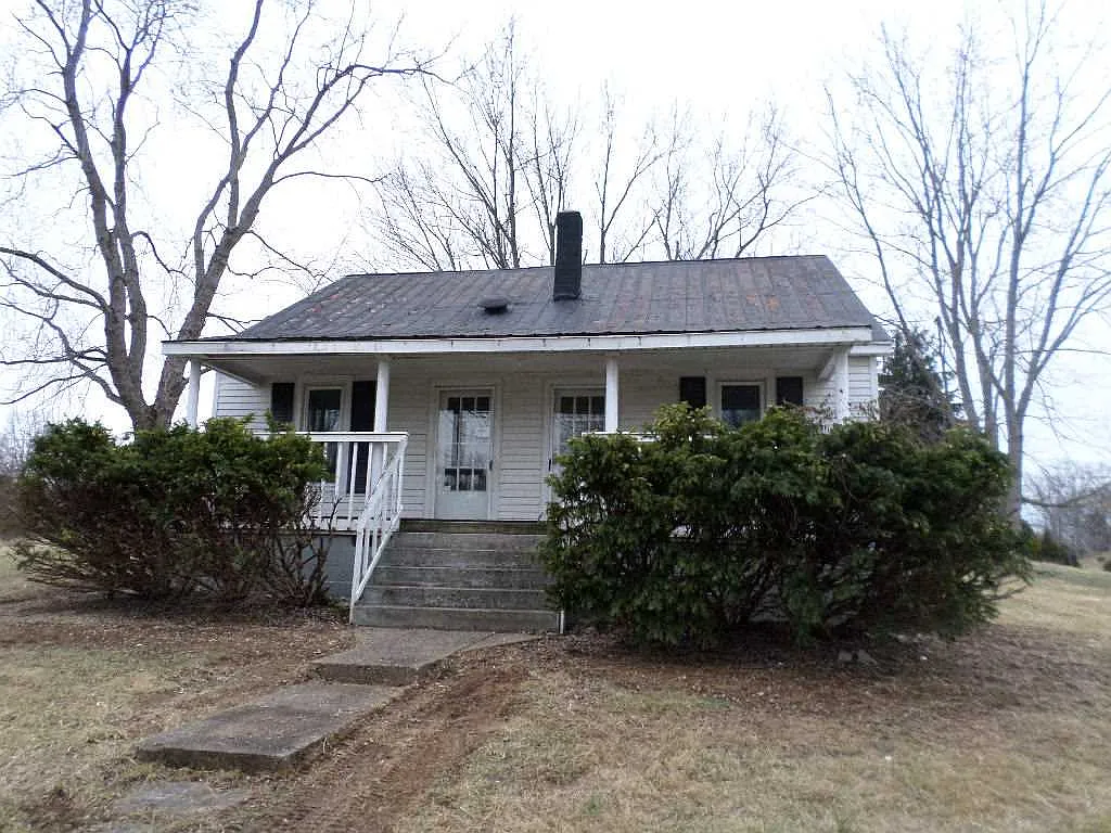 5800 Highway 44 E photo 1