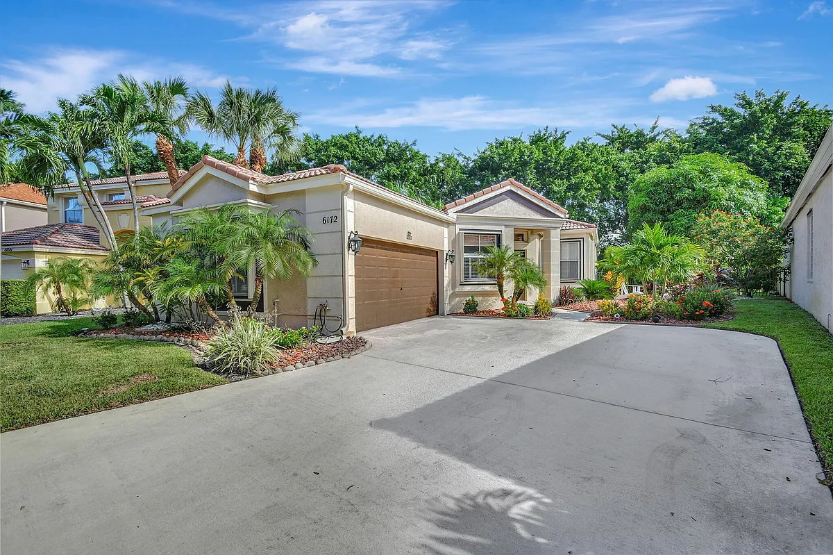 Building Photo - 6172 Oak Bluff Way
