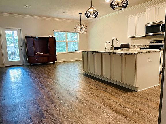 4th image of 181 Dalton Aubrey Dr #1046