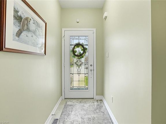4th image of 96 Abbotsford Trl