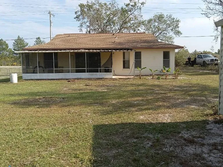 132 Hallmark Ave — Photo 2