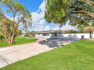 1012 Monroe Dr, Lehigh Acres, FL 33936