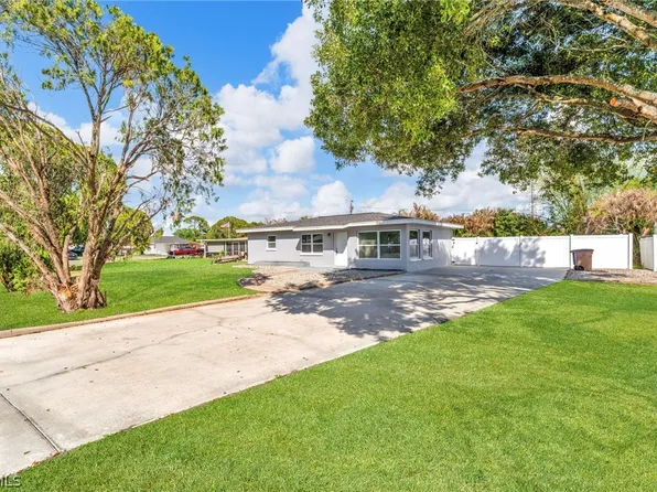 1012 Monroe Dr, Lehigh Acres, FL 33936