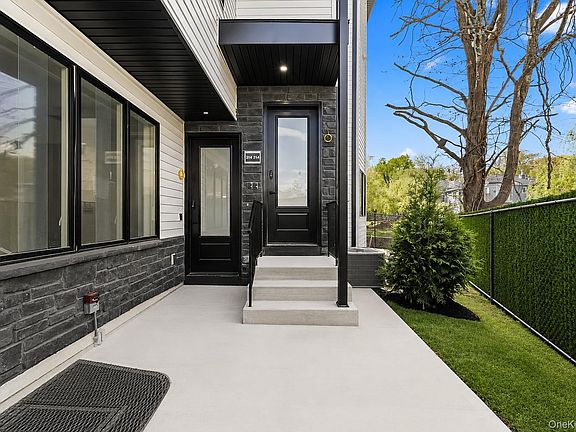 4th image of 15 Warren Court #314