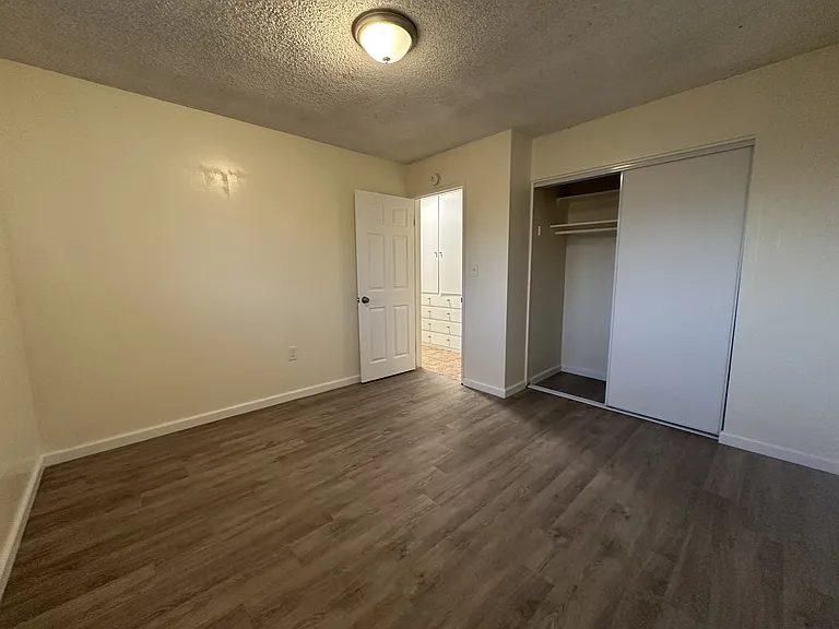 7350 Valaria Dr — Photo 11