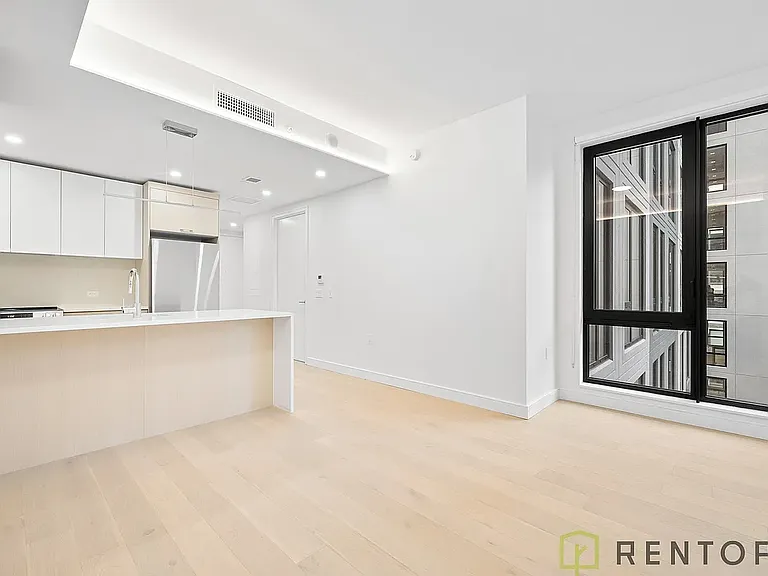622 11th Ave #1008 — Photo 5