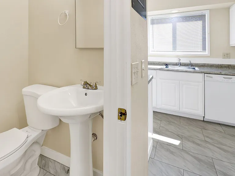 1418 Harris Ave — Photo 25