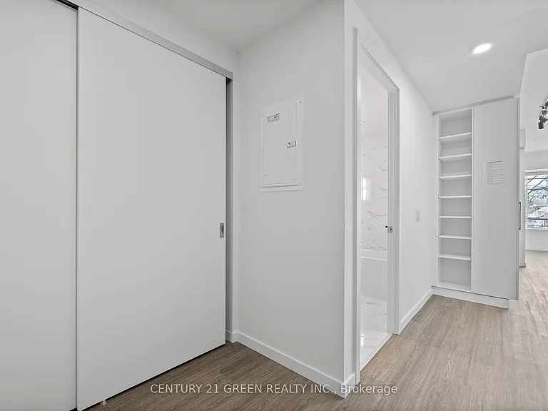 689 The Queensway #216 — Photo 14