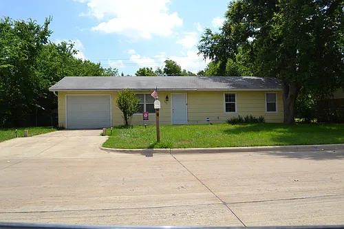 806 S 1st St Photo 1