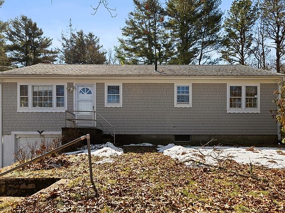 3rd image of 290 Main St