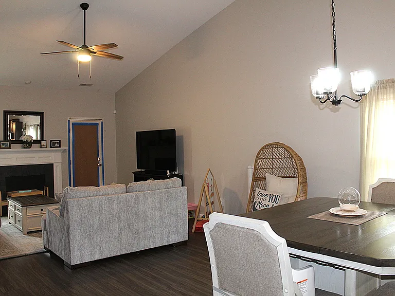 221 Seville St — Photo 5