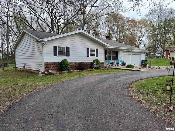 2nd image of 206 W Willow Ln