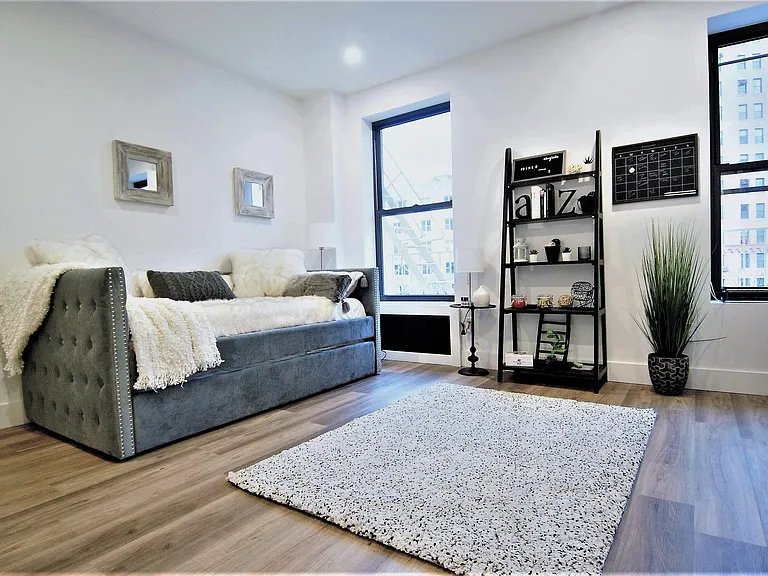 2785 Broadway #5B — Photo 1