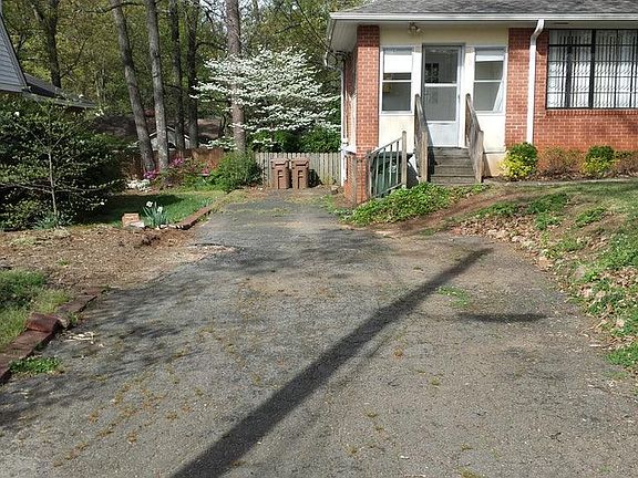 Off Street Parking in driveway