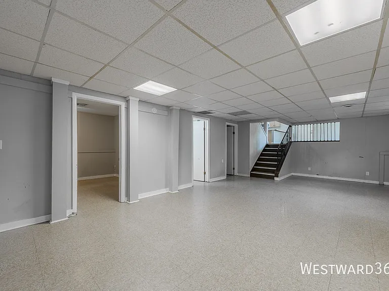 2221 Belmont Ave #SFH — Photo 23