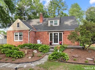 26 Fernbel Lane, West Hartford, CT 06107