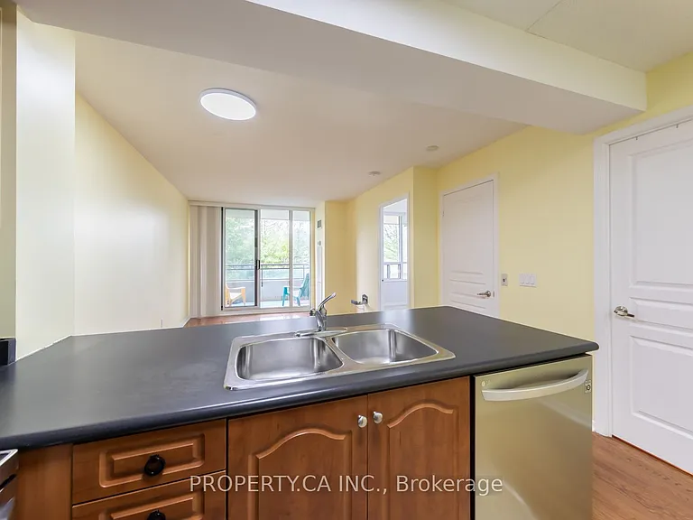 330 Red Maple Rd #214 — Photo 6