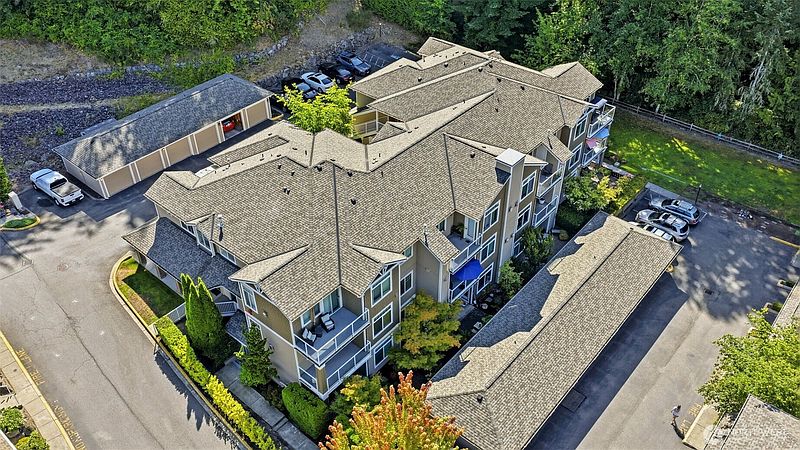 5th image of 3500 E Lake Sammamish Parkway SE #3-103