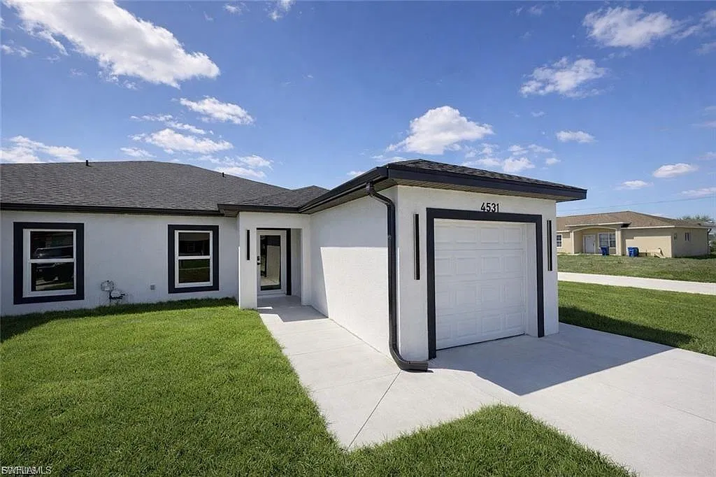 3 bed, 2.0 bath, 1350 sqft, $1,850 — Photo 1