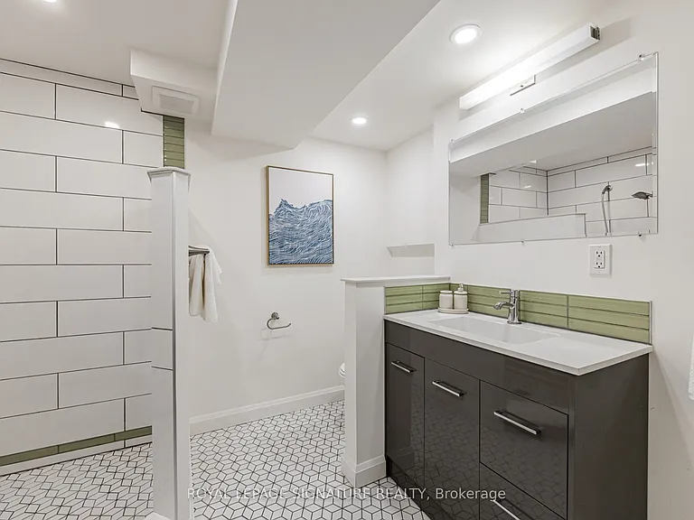 54 Pasadena Gdns #B — Photo 8