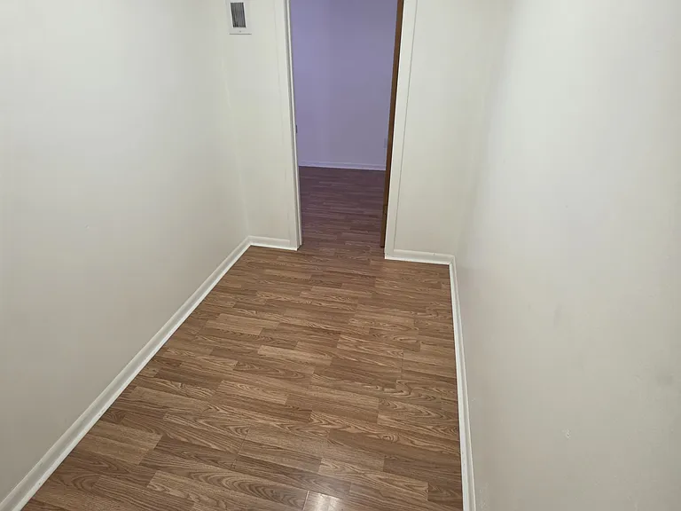 212 Brady Ln #B — Photo 6