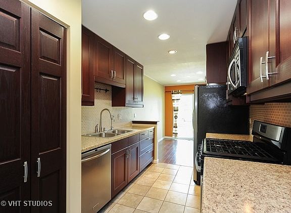 4th image of 438 N Cambridge Dr #438