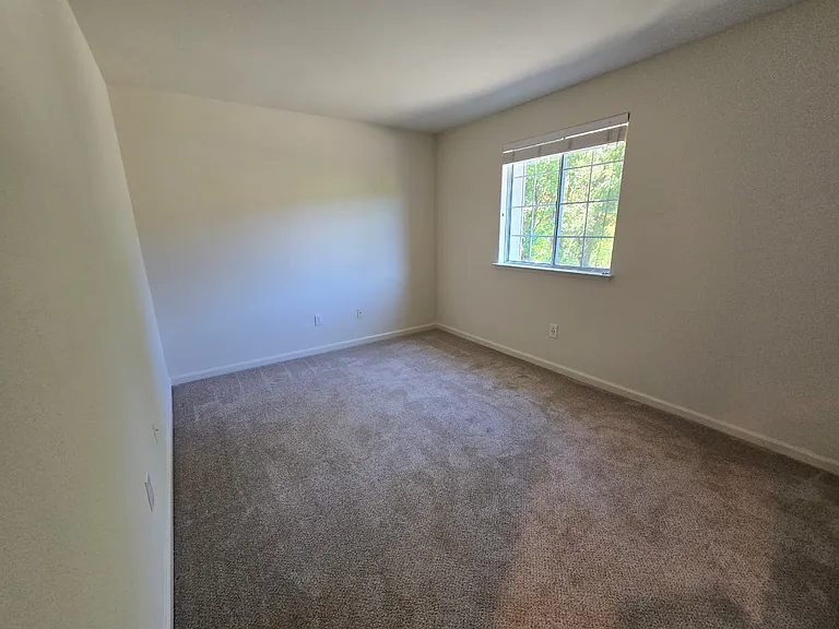 5130 Lakeshore Dr — Photo 32