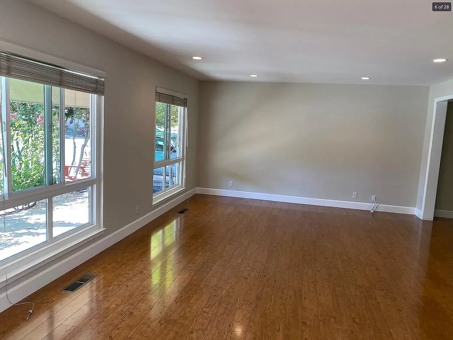 4 bed, 2.5 bath, 2101 sqft, $4,995 — Photo 2