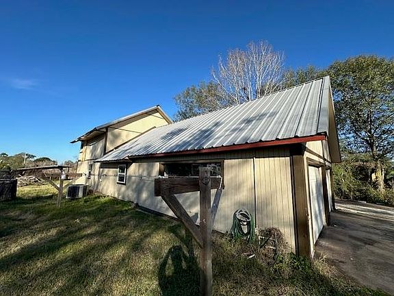 3rd image of 3571 Carpenter Cir