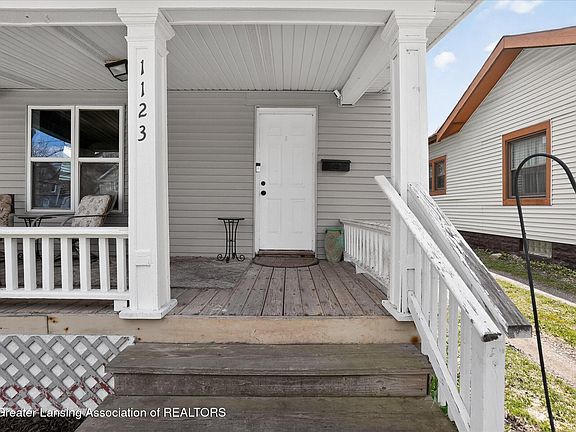 3rd image of 1123 W Ottawa St