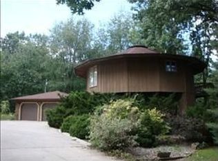 2160 E Gier Rd, Adrian, MI 49221