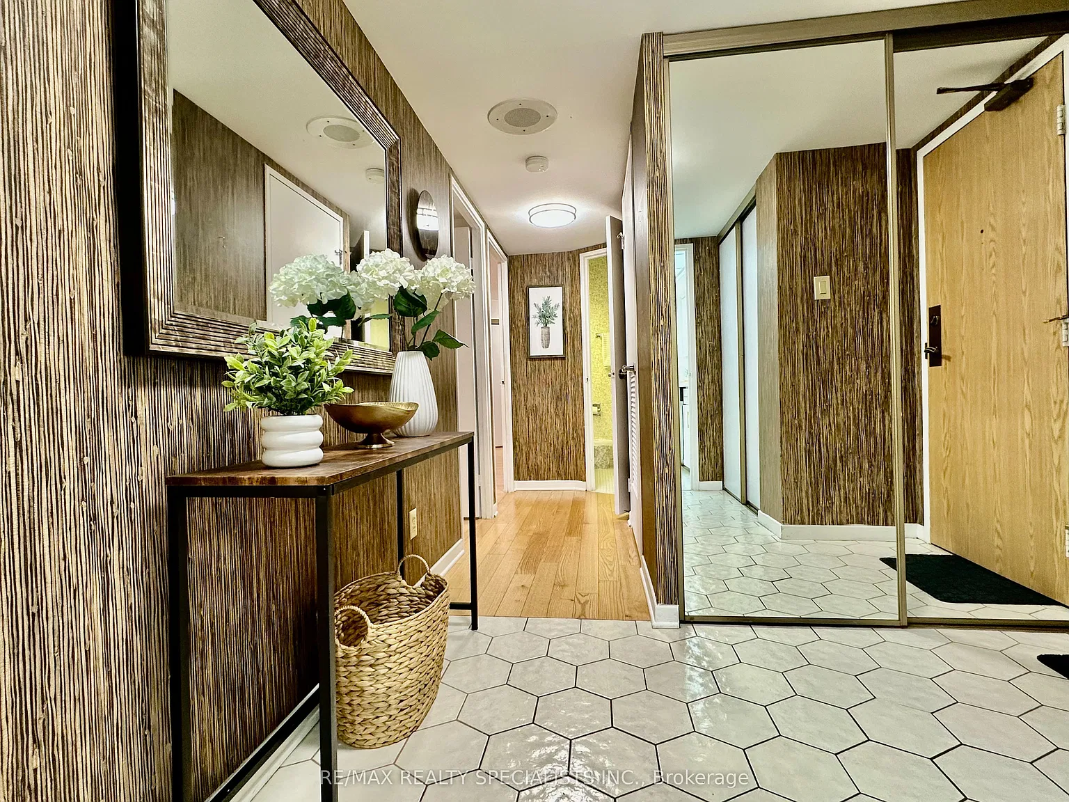 2 bed, $3,000 — Photo 3