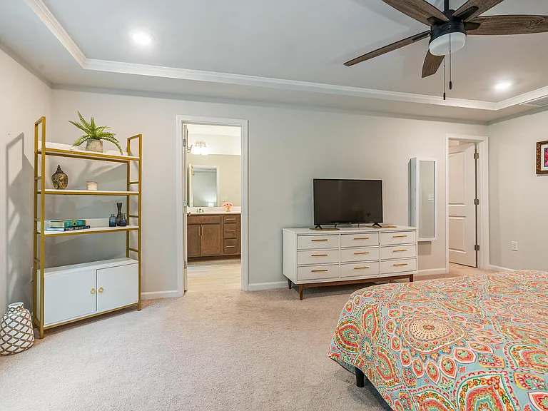 185 Millennium Dr — Photo 30