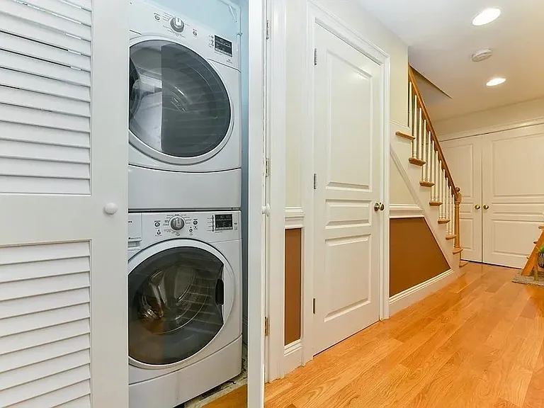 732 E 6th St #1 — Photo 19