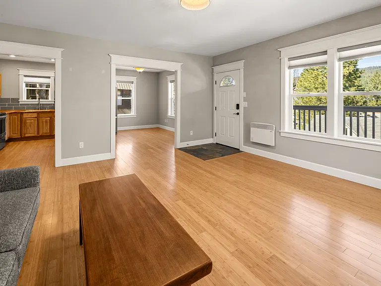 109 S 5th Street Aly — Photo 10