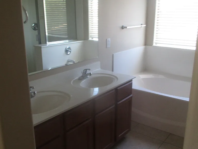 4112 W Allen St — Photo 7