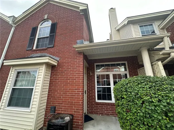 626 Smithfield Rd APT 910, North Providence, RI 02904