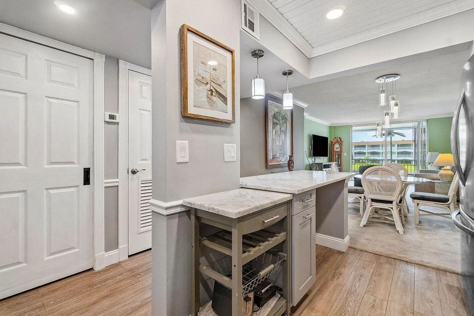 No 1 Condo of Paradise HArbour — Photo 2
